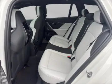 BMW M5 Touring AHK 0 5%DW Verst.