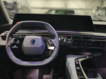 PEUGEOT 5008 ALLURE HYBRID DSC6  7 SITZER SHZ PDC KAMERA