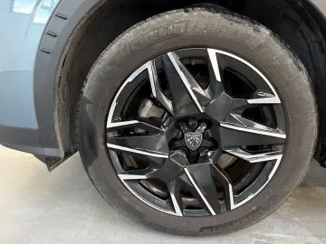 PEUGEOT 5008 1 2 Allure Hybrid 145 e-DSC6 (Blue Ingaro)