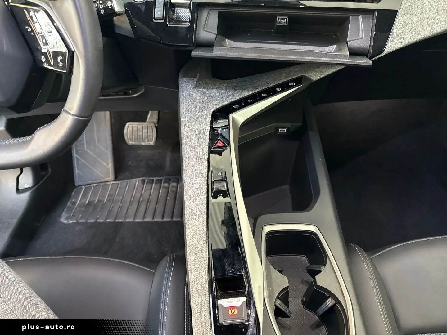 PEUGEOT 5008 1 2 Allure Hybrid 145 e-DSC6 (Blue Ingaro)