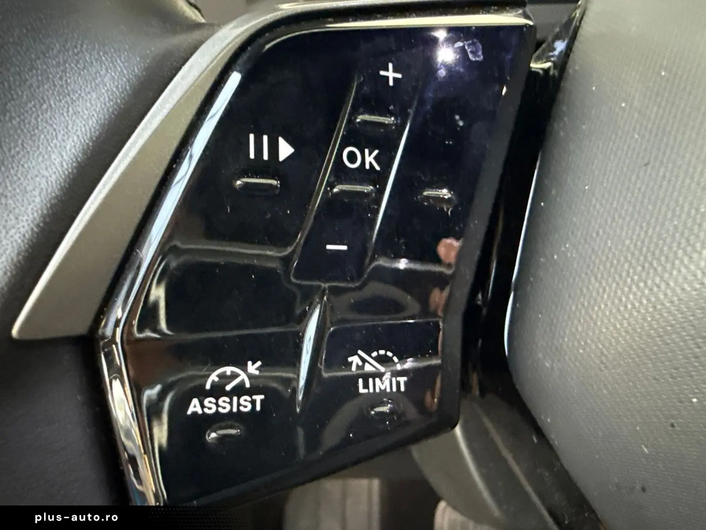 PEUGEOT 5008 1 2 Allure Hybrid 145 e-DSC6 (Blue Ingaro)