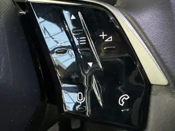 PEUGEOT 5008 1 2 Allure Hybrid 145 e-DSC6 (Blue Ingaro)