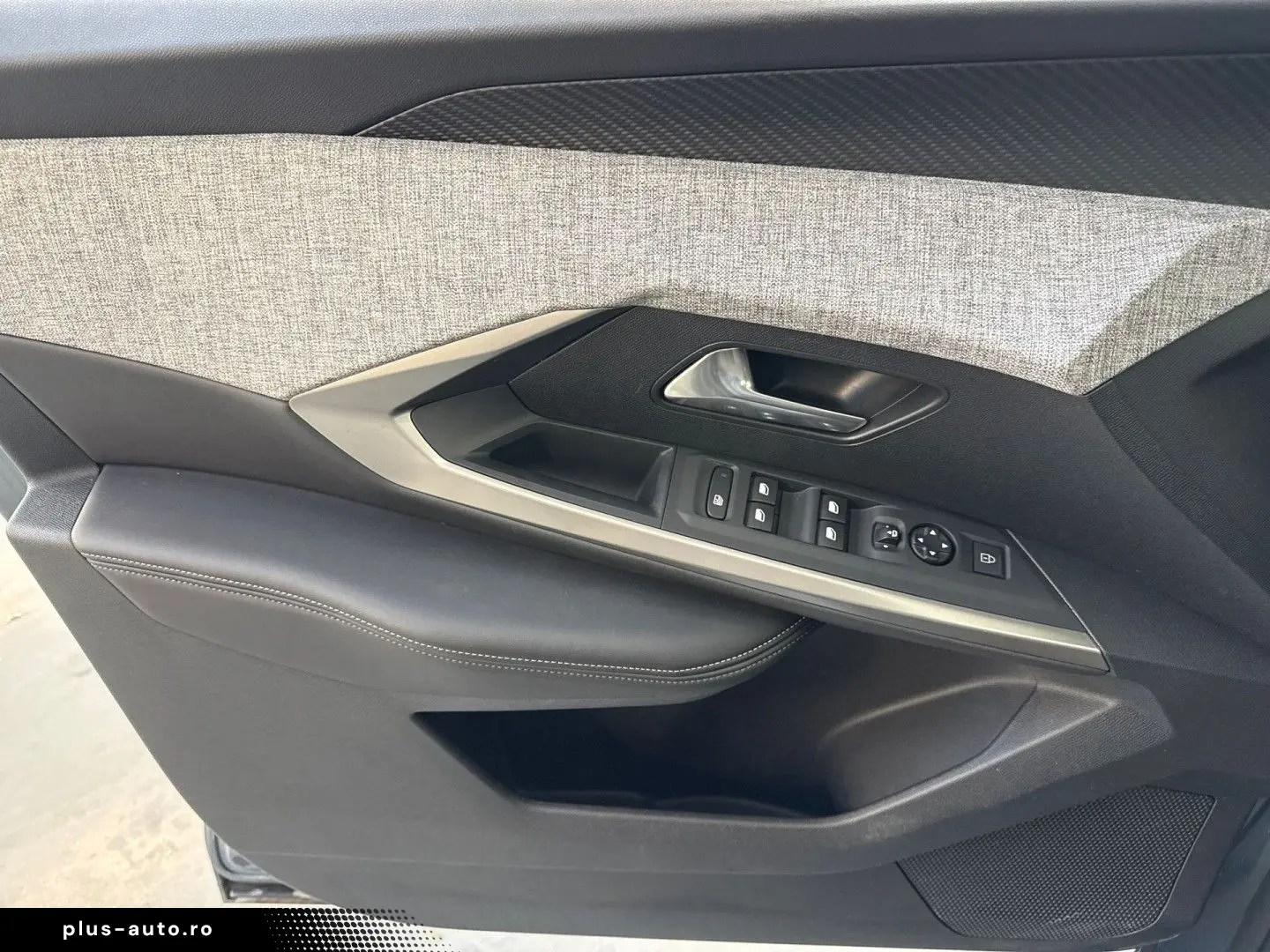 PEUGEOT 5008 1 2 Allure Hybrid 145 e-DSC6 (Blue Ingaro)