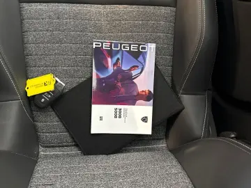 PEUGEOT 5008 1 2 Allure Hybrid 145 e-DSC6 (Blue Ingaro)