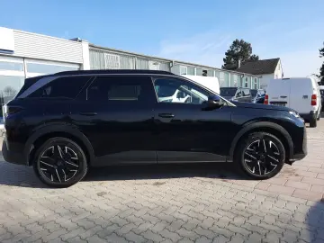 PEUGEOT 5008 1.2 136 A llure 7 Sitzer Navi Kamera LED