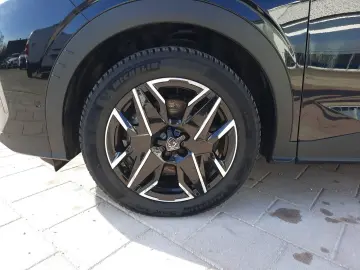 PEUGEOT 5008 1.2 136 A llure 7 Sitzer Navi Kamera LED