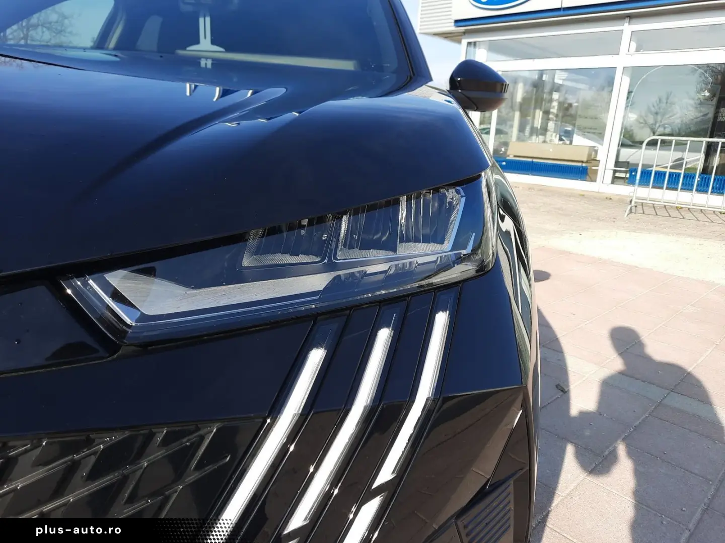 PEUGEOT 5008 1.2 136 A llure 7 Sitzer Navi Kamera LED