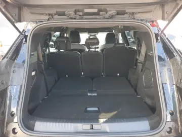 PEUGEOT 5008 1.2 136 A llure 7 Sitzer Navi Kamera LED