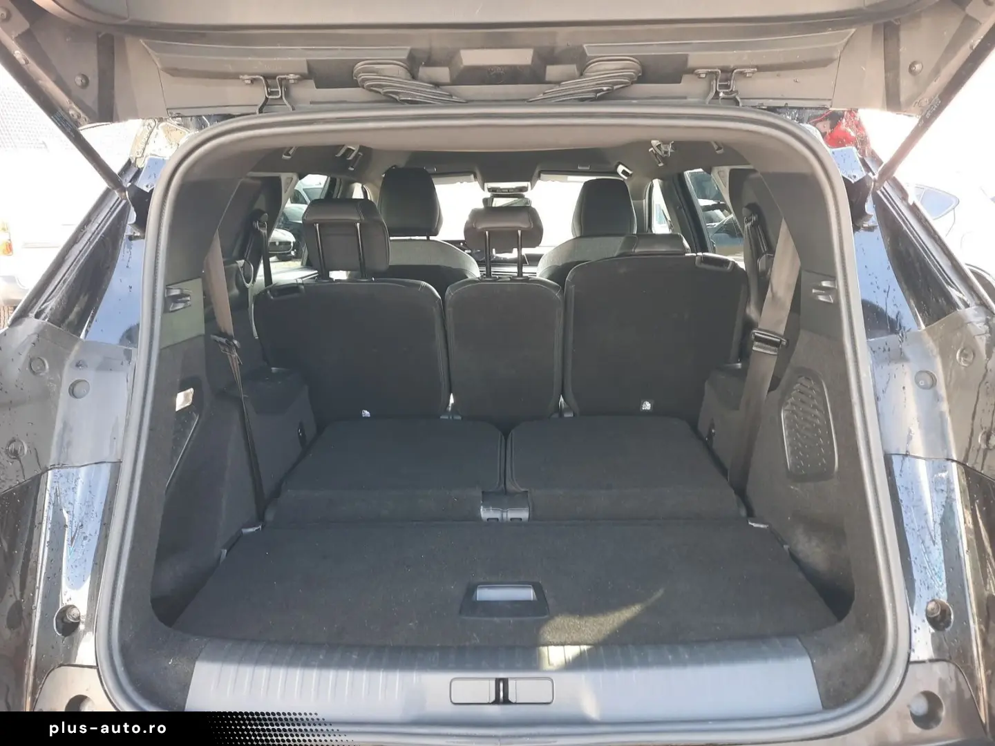PEUGEOT 5008 1.2 136 A llure 7 Sitzer Navi Kamera LED