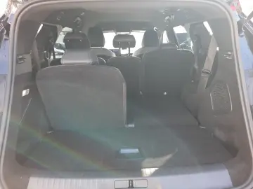 PEUGEOT 5008 1.2 136 A llure 7 Sitzer Navi Kamera LED