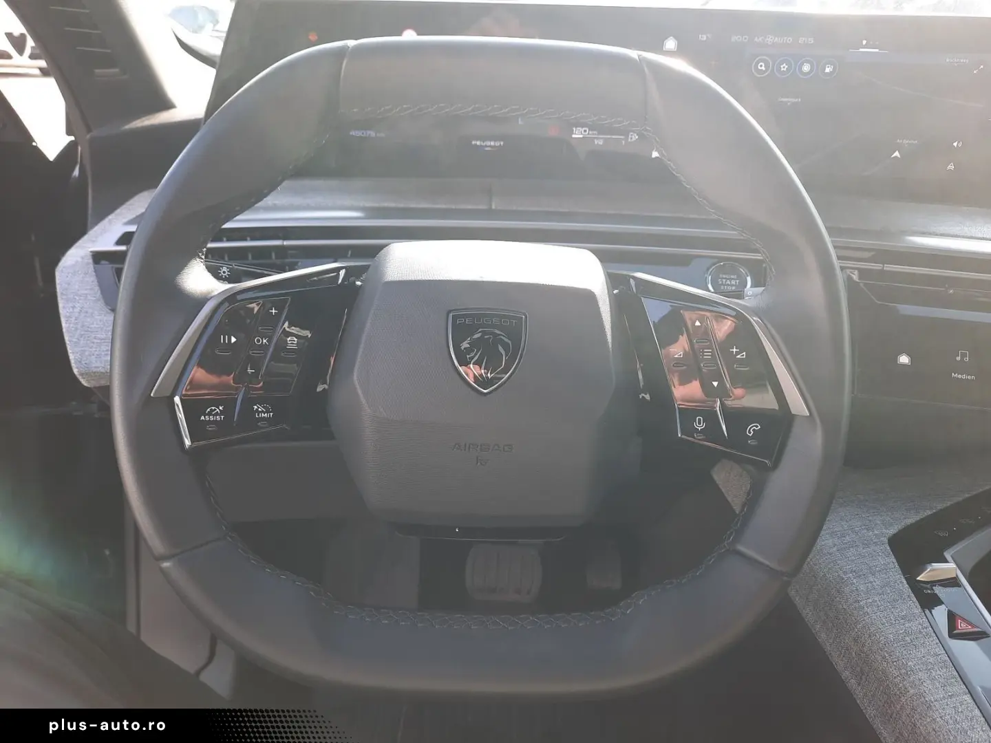 PEUGEOT 5008 1.2 136 A llure 7 Sitzer Navi Kamera LED