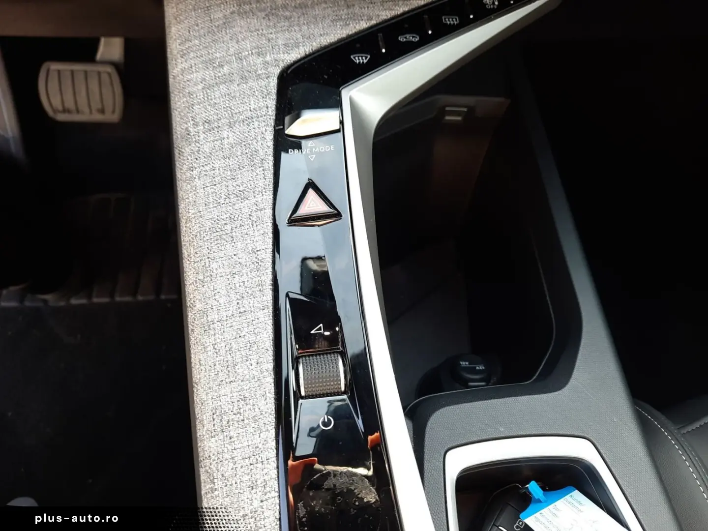 PEUGEOT 5008 1.2 136 A llure 7 Sitzer Navi Kamera LED