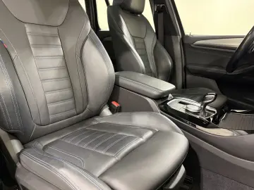 BMW X3 xDrive20d M Sportpaket AHK RFK Pano ALED