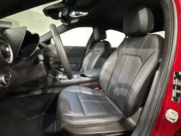 Alfa Romeo Giulia 2.0 Ti Q4   MATRIX   LEDER
