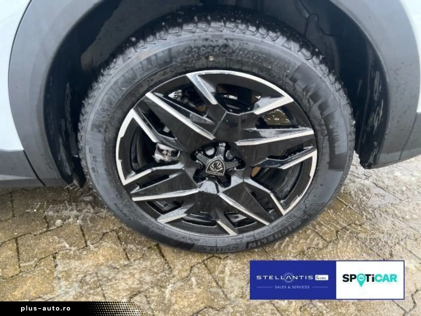 PEUGEOT 3008 1.2 Hybrid 145 Allure Aut . CAM Navi SHZ