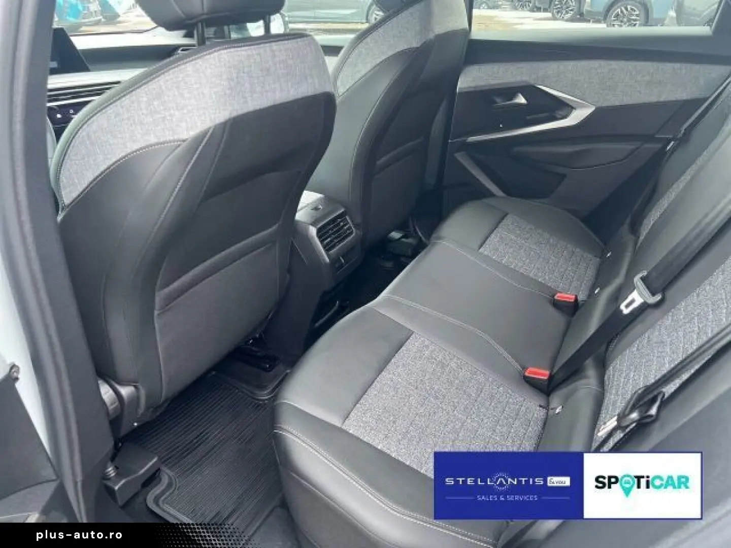 PEUGEOT 3008 1.2 Hybrid 145 Allure Aut . CAM Navi SHZ