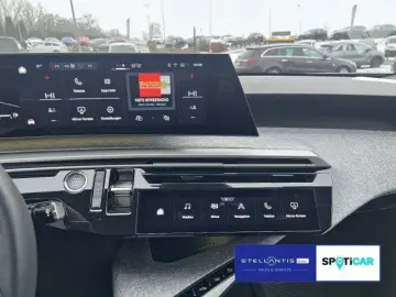 PEUGEOT 3008 1.2 Hybrid 145 Allure Aut . CAM Navi SHZ