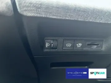 PEUGEOT 3008 1.2 Hybrid 145 Allure Aut . CAM Navi SHZ