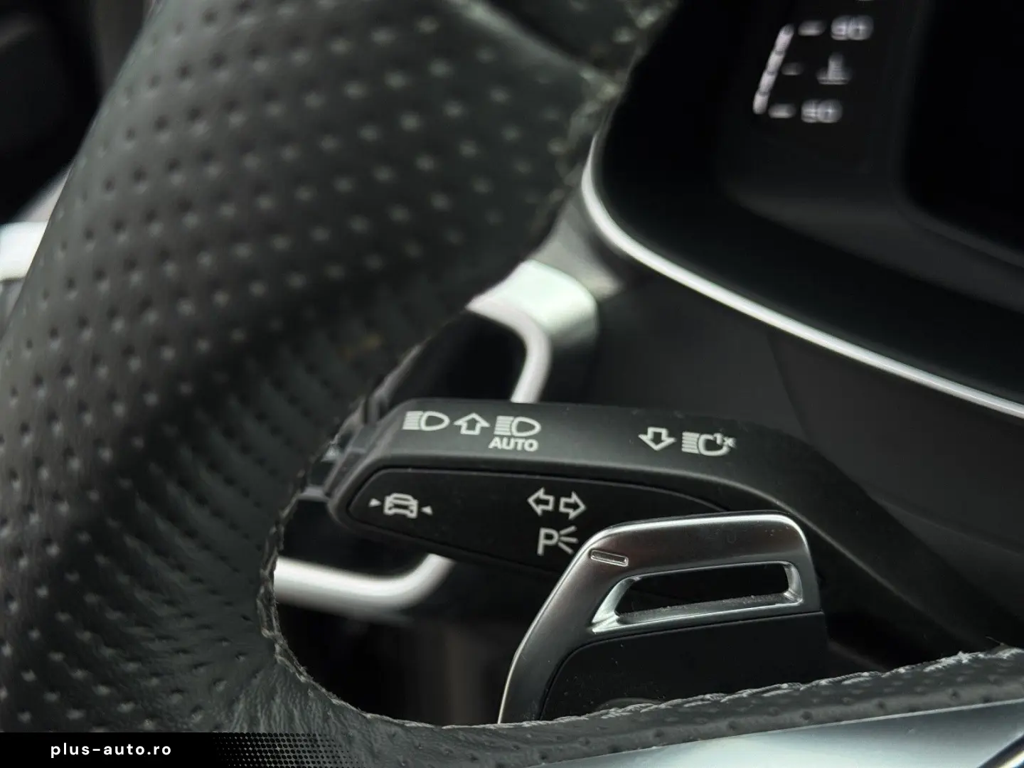 AUDI RS 6 Avant 4.0 TFSI quattro LED LEDER HUD AIR SU