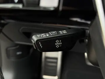 AUDI RS 6 Avant 4.0 TFSI quattro LED LEDER HUD AIR SU