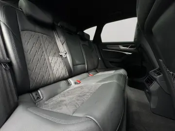 AUDI RS 6 Avant 4.0 TFSI quattro LED LEDER HUD AIR SU