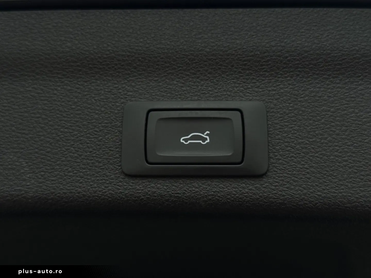 AUDI RS 6 Avant 4.0 TFSI quattro LED LEDER HUD AIR SU