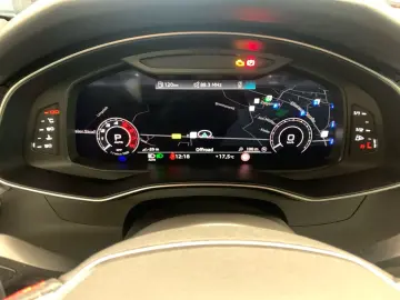 AUDI RS6 Avant tiptronic