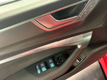 AUDI RS6 Avant tiptronic