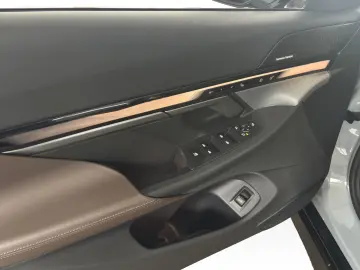 BMW i5 eDrive40 Limousine M Sport TOP AUSSTATTUNG TO