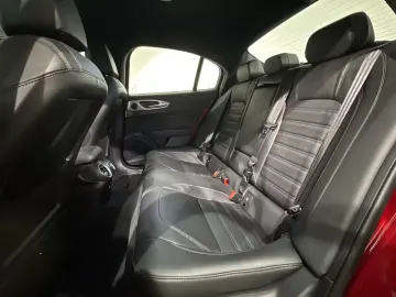 Alfa Romeo Giulia 2.0 Veloce Q4   ACC  19 LM  MATRIX