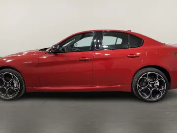 Alfa Romeo Giulia 2.0 Veloce Q4   ACC  19 LM  MATRIX