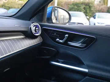 MERCEDES-BENZ C 220 d AMG Sport LED Navi Kamera Keyl…