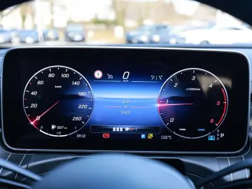 MERCEDES-BENZ C 220 d AMG Sport LED Navi Kamera Keyl…