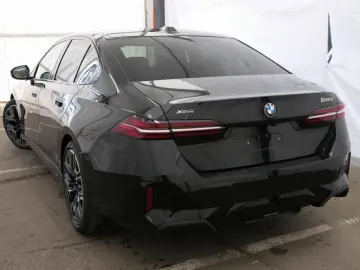 BMW 520d xDr.M Sport Standh.AHK SurView Sitzbel.20