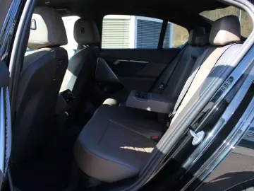 BMW 520d xDr.M Sport Standh.AHK SuView.KomfS Bel.20