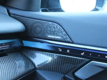 BMW 520d xDr.M Sport Standh.AHK SuView.KomfS Bel.20