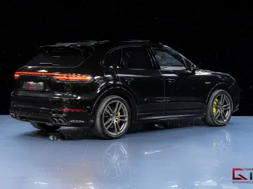 PORSCHE Cayenne E-Hyb PLATINUM SpDesign Club PDCC Pano