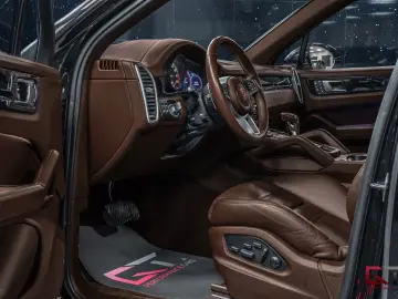 PORSCHE Cayenne E-Hyb PLATINUM SpDesign Club PDCC Pano