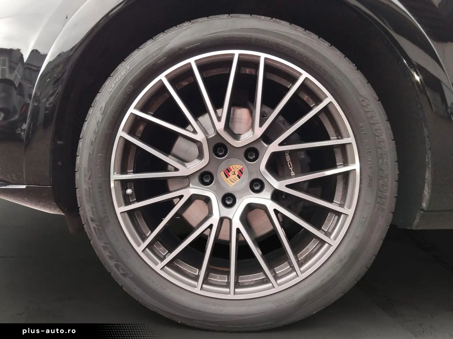 PORSCHE Cayenne Coupe Hybrid Sport 21  Luft Bose  360