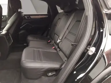 PORSCHE Cayenne Coupe Hybrid Sport 21  Luft Bose  360
