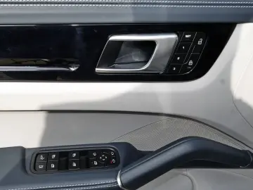 PORSCHE Cayenne E-Hybrid Pano BiColor 360 Inno AHZV Bose