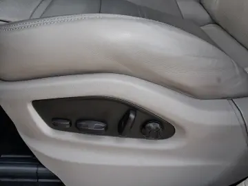 PORSCHE Cayenne E-Hybrid Pano BiColor 360 Inno AHZV Bose