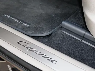 PORSCHE Cayenne E-Hybrid Pano BiColor 360 Inno AHZV Bose