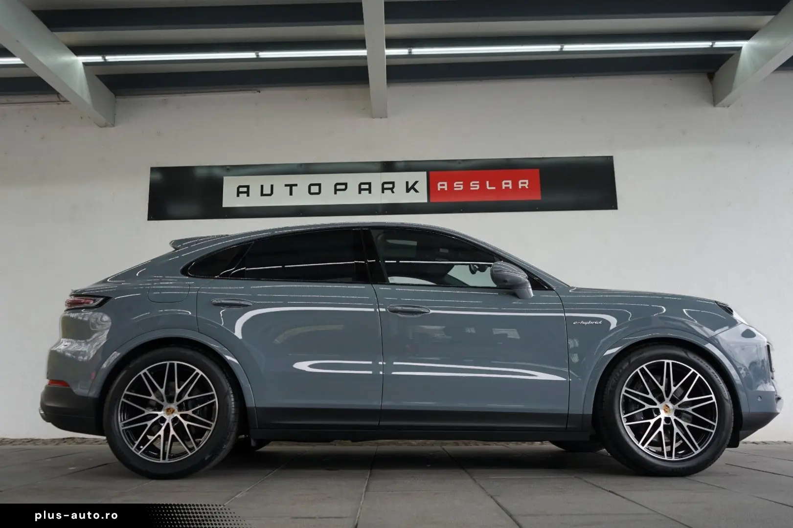 PORSCHE Cayenne Coupe E-Hybrid MY25 P-Display Massage