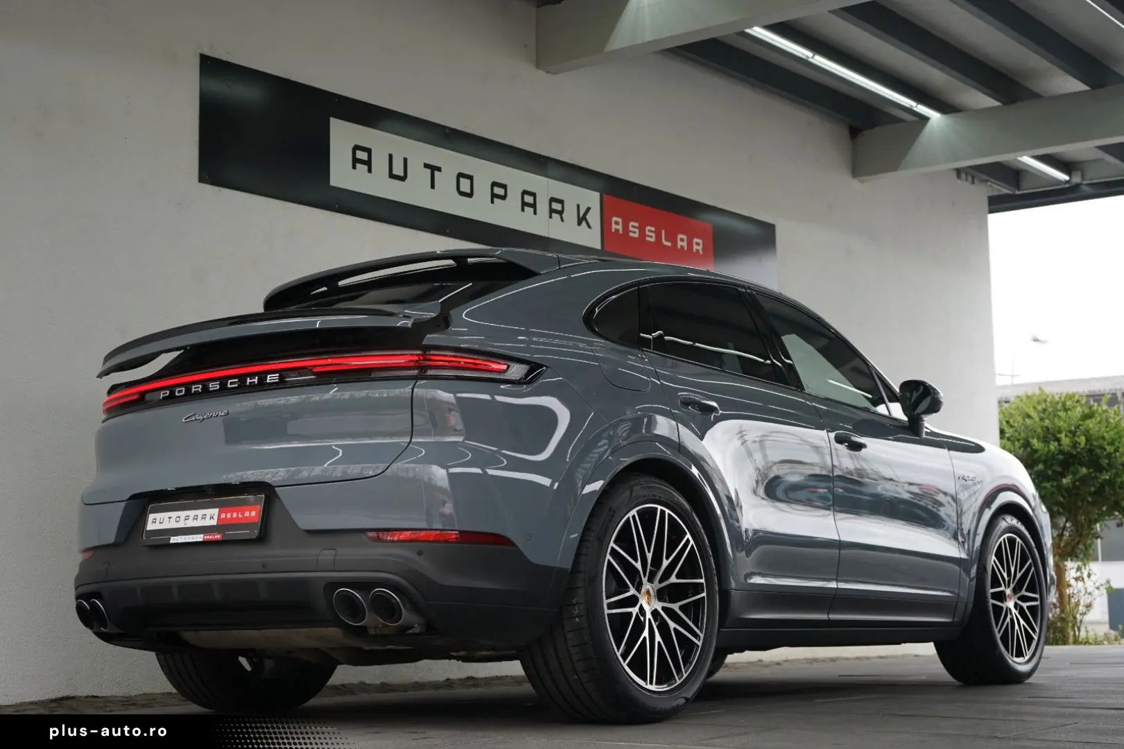 PORSCHE Cayenne Coupe E-Hybrid MY25 P-Display Massage