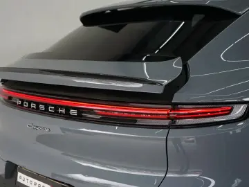 PORSCHE Cayenne Coupe E-Hybrid MY25 P-Display Massage