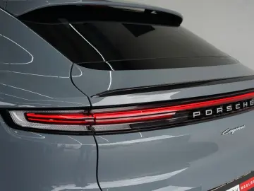 PORSCHE Cayenne Coupe E-Hybrid MY25 P-Display Massage