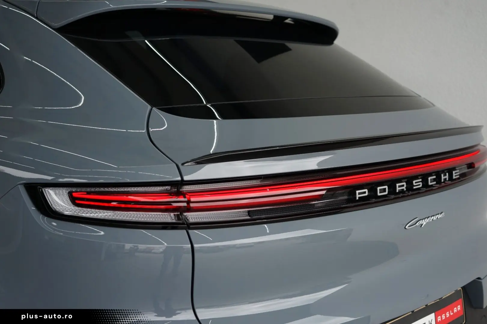 PORSCHE Cayenne Coupe E-Hybrid MY25 P-Display Massage