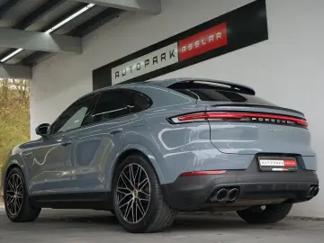 PORSCHE Cayenne Coupe E-Hybrid MY25 P-Display Massage