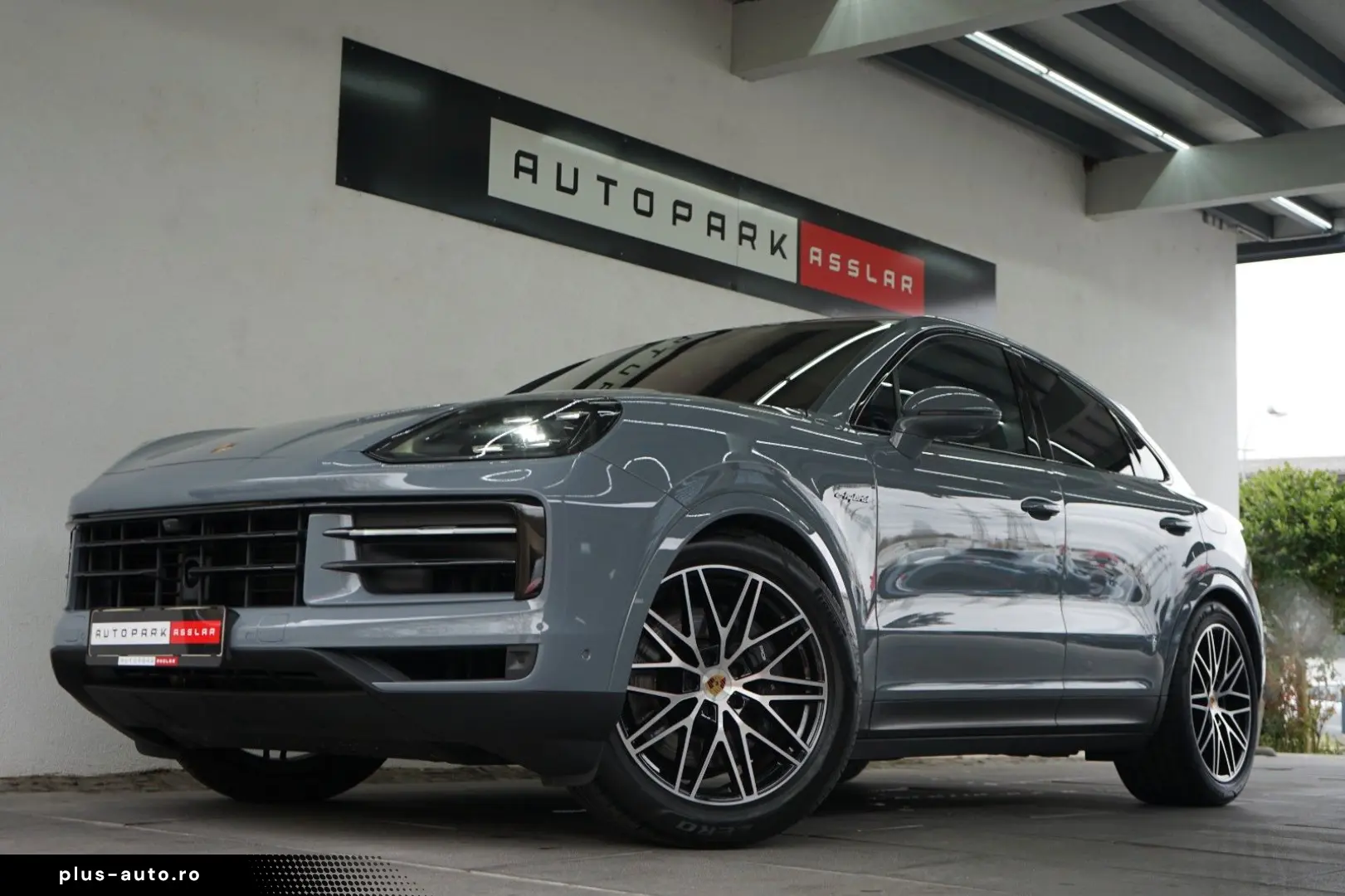 PORSCHE Cayenne Coupe E-Hybrid MY25 P-Display Massage